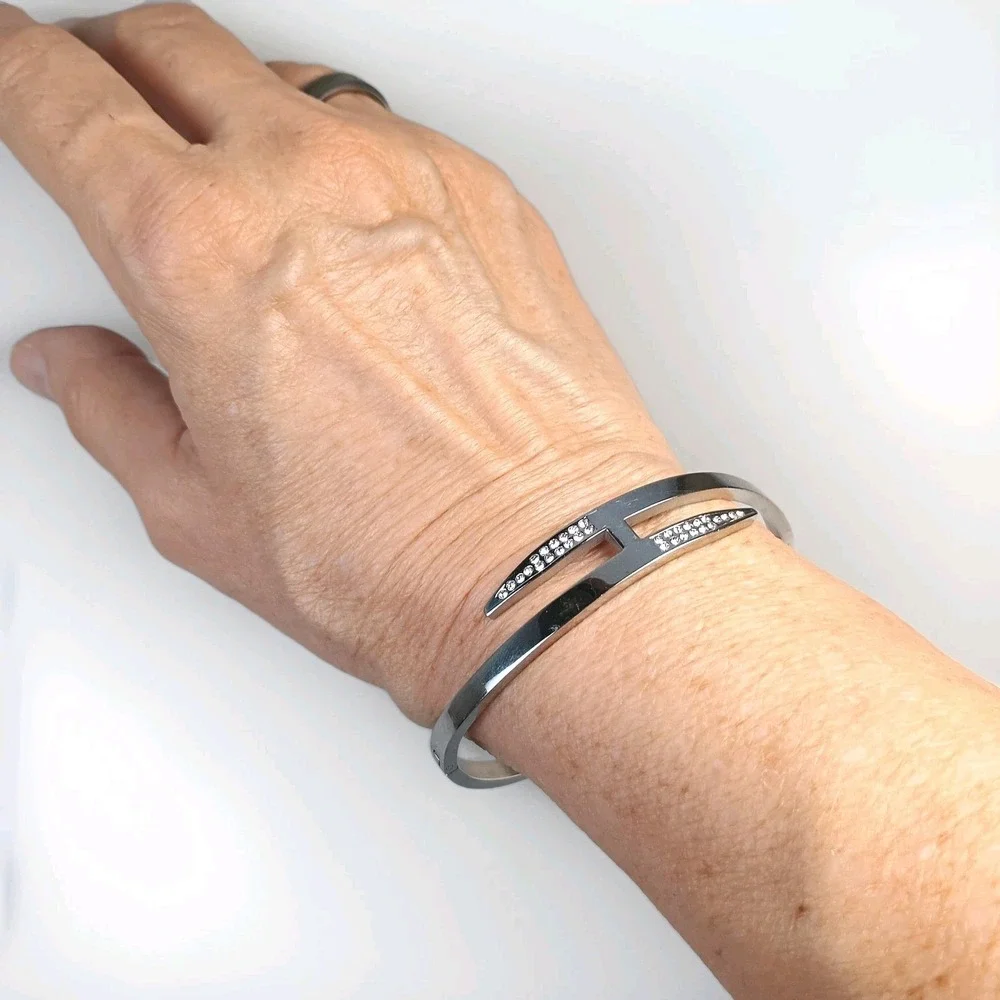 Artizan Arrow Shini bangle 6.34